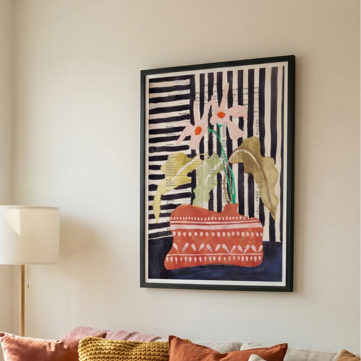 Cuadro "Delicate flowers in a hand-potted vase"